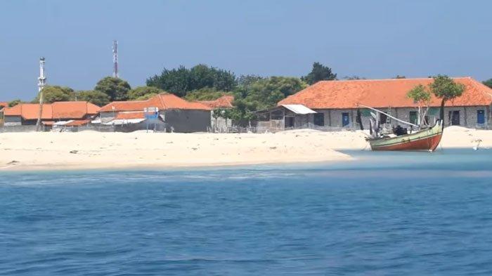 10 Pulau Eksotis di Jawa Timur Ini Jangan Sampai Kamu Lewatkan 4