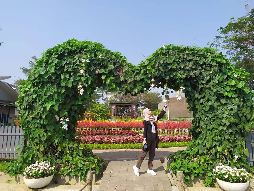 Berburu Spot Foto Instagramable di Urban Farming Purwakarta 6