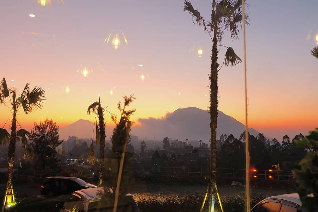 Serunya Nongkrong Ditemani View Pegunungan di Cafe Cerita Kita Magelang 9 Serunya Nongkrong Ditemani View Pegunungan di Cafe Cerita Kita Magelang 8