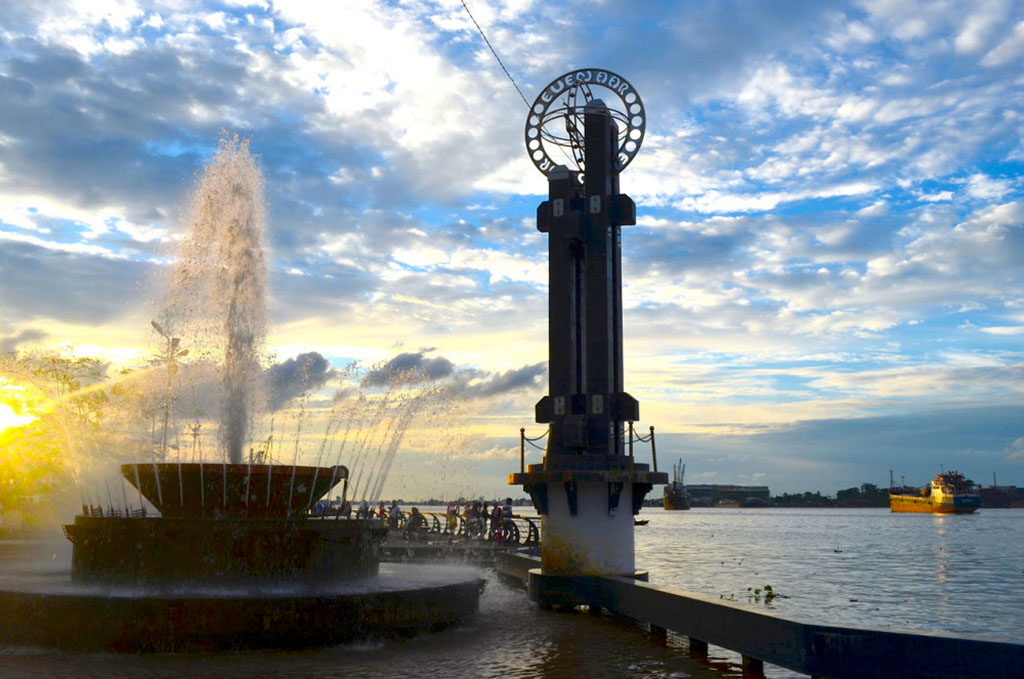 6 Daftar Pilihan Destinasi Wisata Malam Hari Dengan Keindahan Yang Menakjubkan di Pontianak 1 Wisata malam pontianak kuliner hari