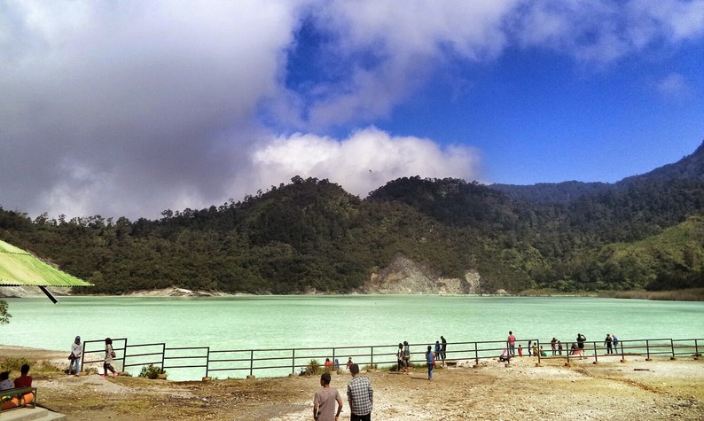 6 Rekomendasi Tempat Wisata Malam Hari Paling Seru di Daerah Garut, Sudah Pernah Kesini? 3 6 Rekomendasi Tempat Wisata Malam Hari Paling Seru di Daerah Garut, Sudah Pernah Kesini? 2