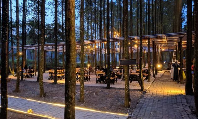 6 Daftar Pilihan Tempat Wisata Malam Hari Paling Asyik dan Menarik di Daerah Karawang 6