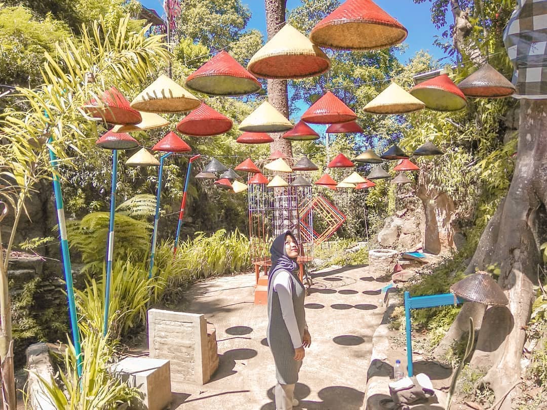 Potret Keseruan Segarnya Bermain Air di Curug Landung Kuningan 2