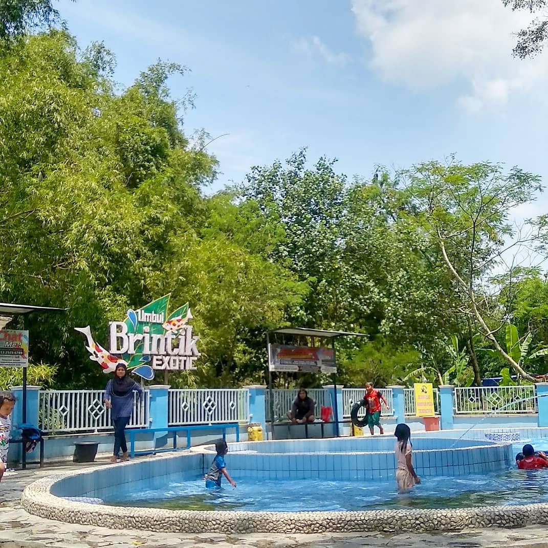 Usir Lelah Selepas Bekerja Dengan Berendam di Umbul Brintik 7