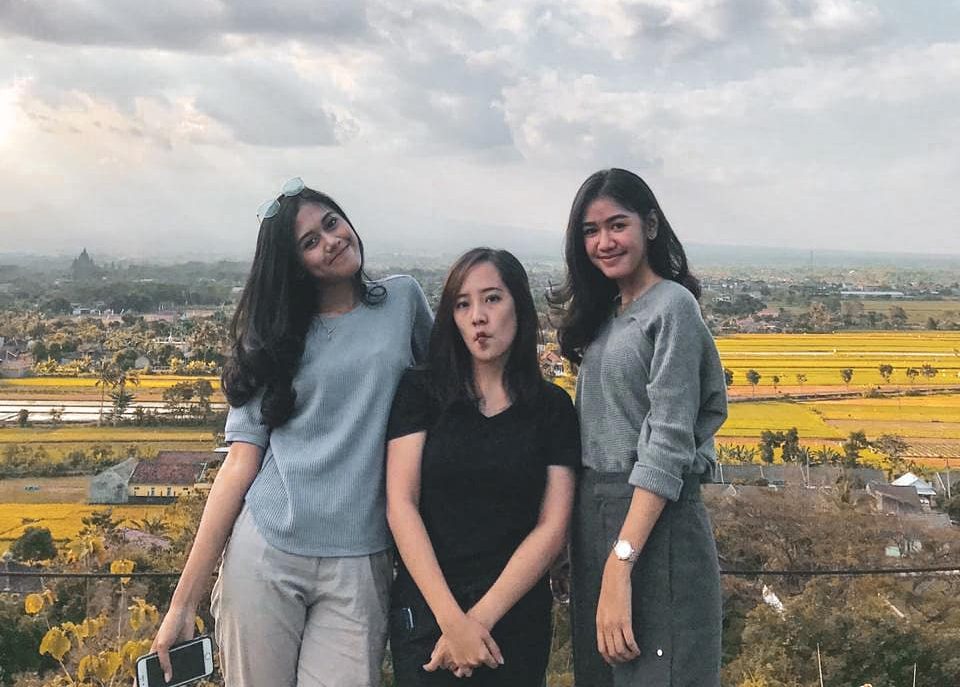 Abhayagiri: Restoran Romantis Diatas Bukit, Lihat Pesona Kecantikan dan Harga Menunya 6 Abhayagiri: Restoran Romantis Diatas Bukit, Lihat Pesona Kecantikan dan Harga Menunya 6