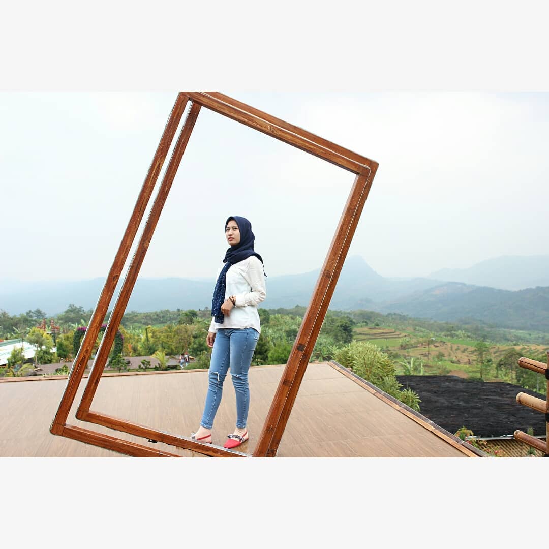 Villa Khayangan, Perpaduan Penginapan Diatas Bukit dan Spot Instagramable 5