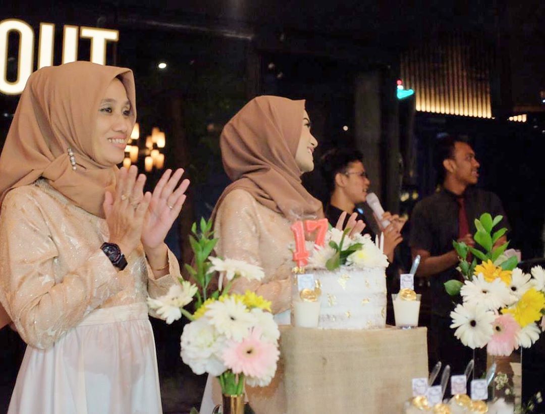 A To Z Bar Wine & Brasserie, Tempat Hangout Paling Asik di Semarang 10 A To Z Bar Wine & Brasserie, Tempat Hangout Paling Asik di Semarang 9