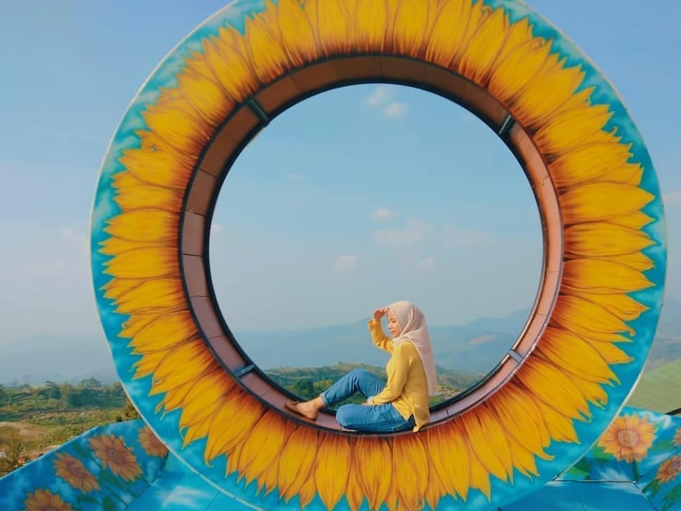 Villa Khayangan, Perpaduan Penginapan Diatas Bukit dan Spot Instagramable 8