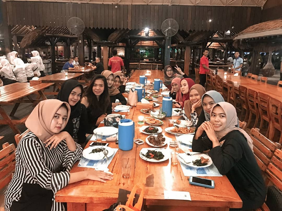 Kampung Laut Semarang: Restoran Apung Paling Pas Untuk Family Time 6 Kampung Laut Semarang: Restoran Apung Paling Pas Untuk Family Time 5