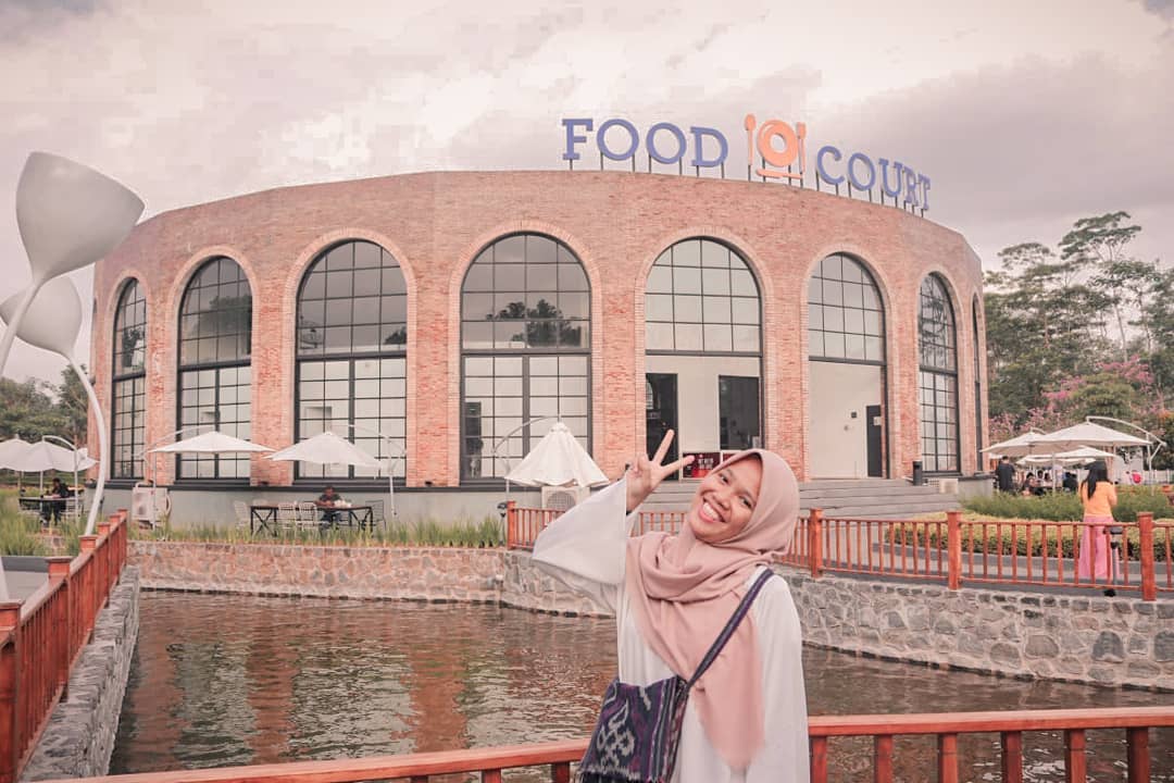 The Village Purwokerto: Nikmati Sensasi Liburan Seperti di Negeri Eropa 4 The Village Purwokerto: Nikmati Sensasi Liburan Seperti di Negeri Eropa 3