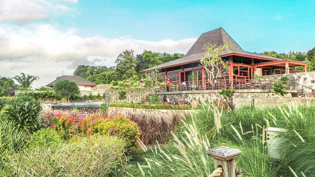 Abhayagiri: Restoran Romantis Diatas Bukit, Lihat Pesona Kecantikan dan Harga Menunya 3 Abhayagiri: Restoran Romantis Diatas Bukit, Lihat Pesona Kecantikan dan Harga Menunya 3