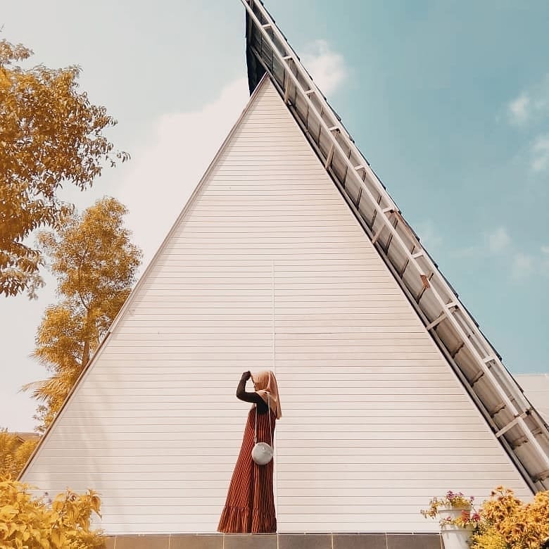 Keseruan Hunting Foto di Alamanda Jogja Flower Garden, Bikin Ogah Pulang! 3 Keseruan Hunting Foto di Alamanda Jogja Flower Garden, Bikin Ogah Pulang! 2