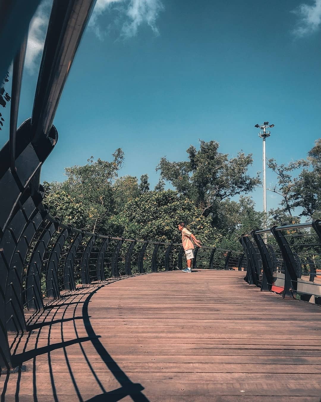 Potret Keseruan Nongkrong di Taman Digulis Pontianak, Bikin Mager Pulang 8