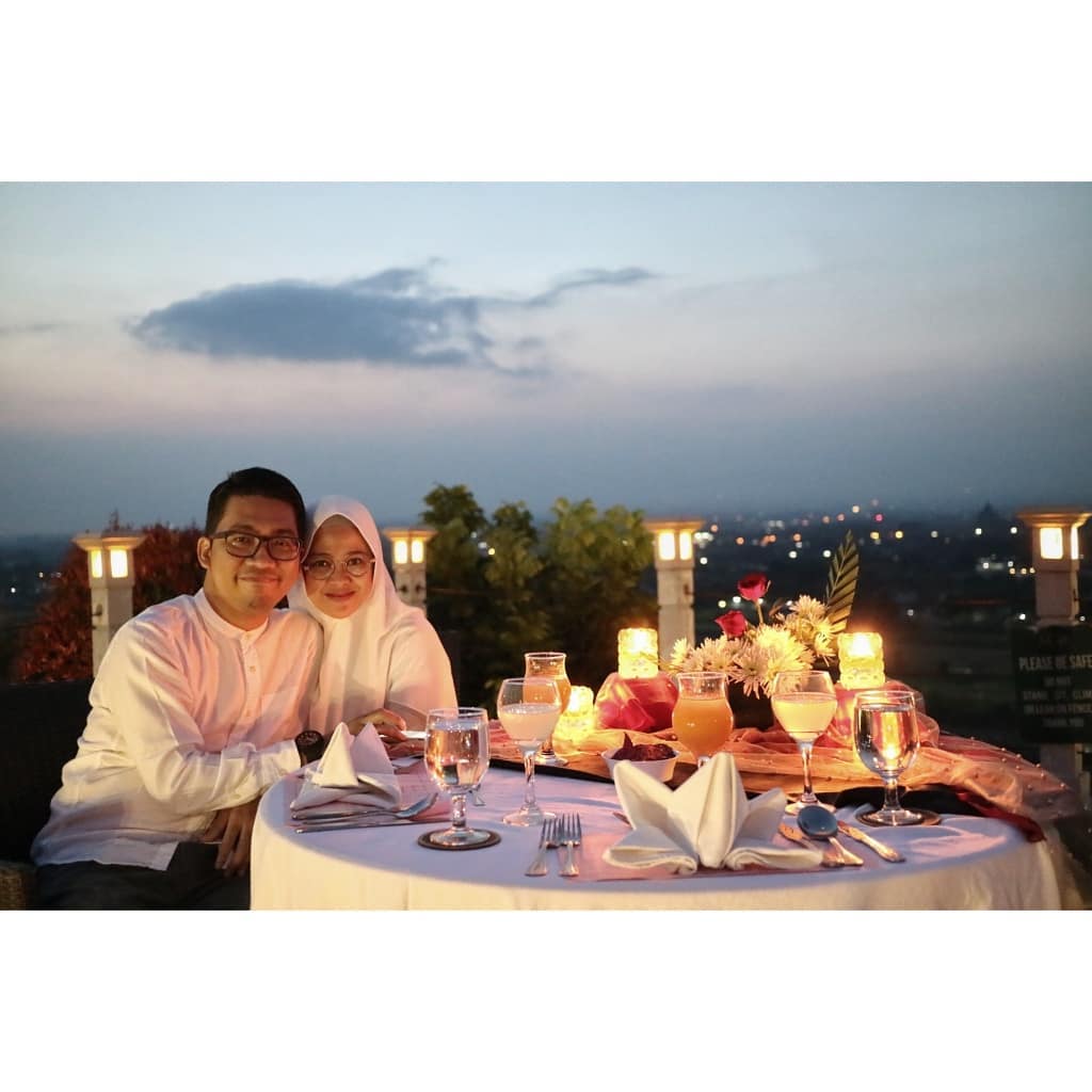 Abhayagiri: Restoran Romantis Diatas Bukit, Lihat Pesona Kecantikan dan Harga Menunya 7 Abhayagiri: Restoran Romantis Diatas Bukit, Lihat Pesona Kecantikan dan Harga Menunya 7