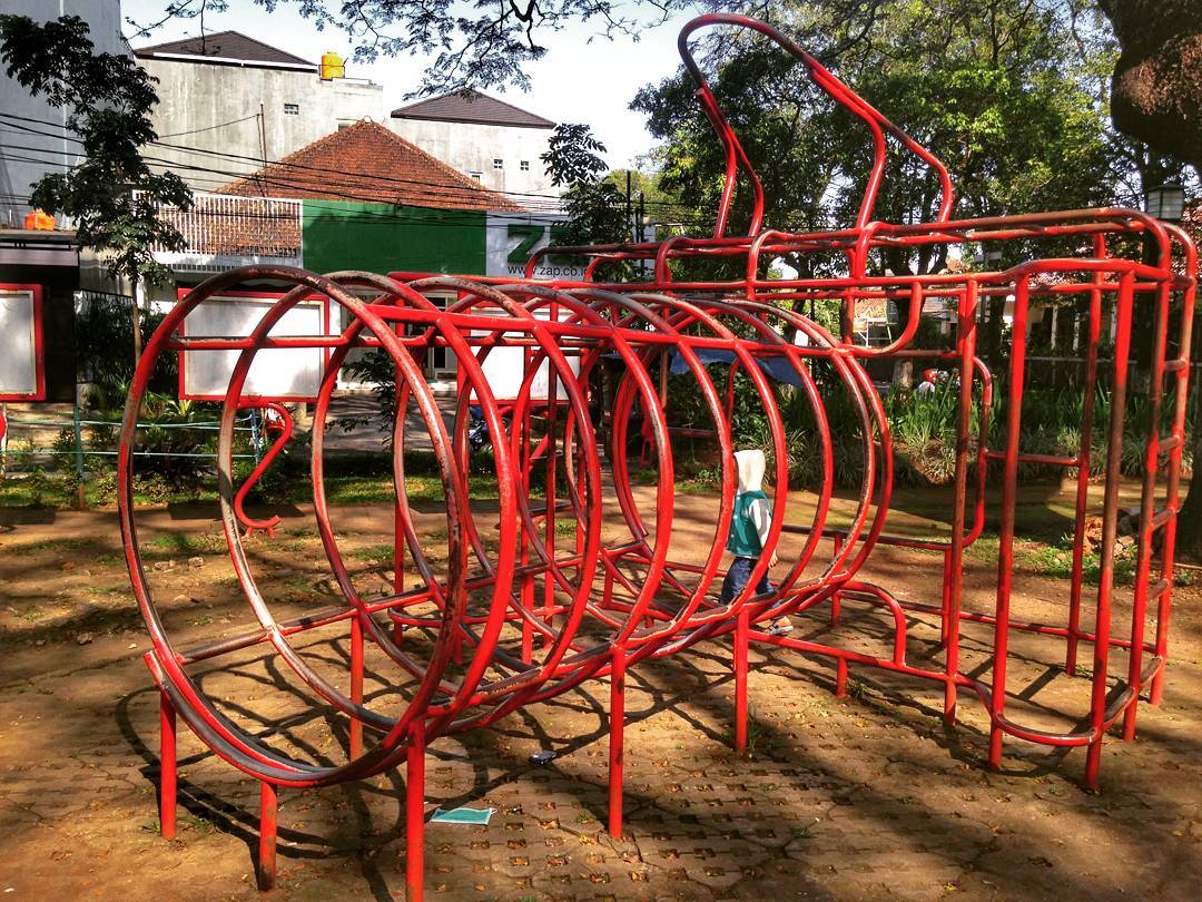 Potret Keseruan Nongkrong di Taman Foto Bandung, Bisa Usir Penat 7