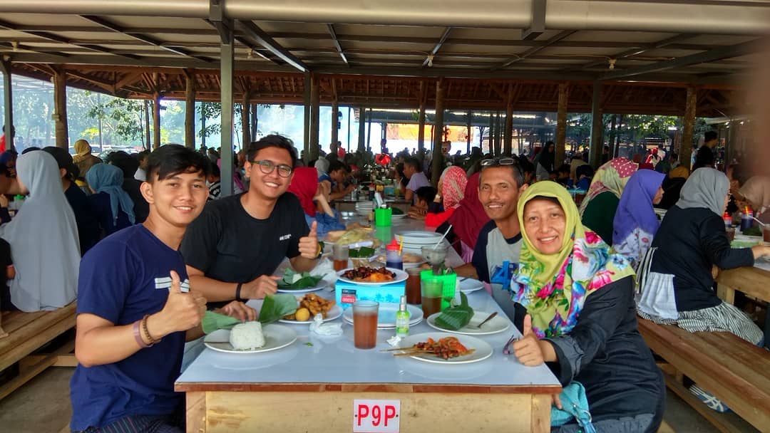 Plesiran Ke Purwakarta, Cicipi Sate Maranggi Hj Yetty 2