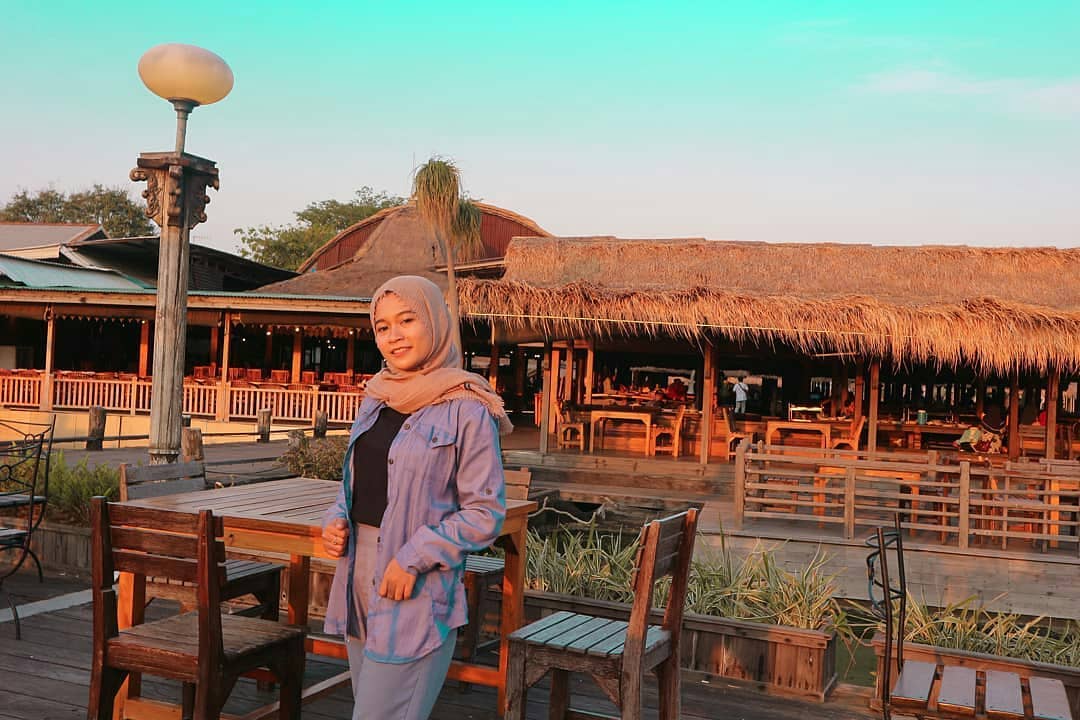 Kampung Laut Semarang: Restoran Apung Paling Pas Untuk Family Time 3 Kampung Laut Semarang: Restoran Apung Paling Pas Untuk Family Time 2