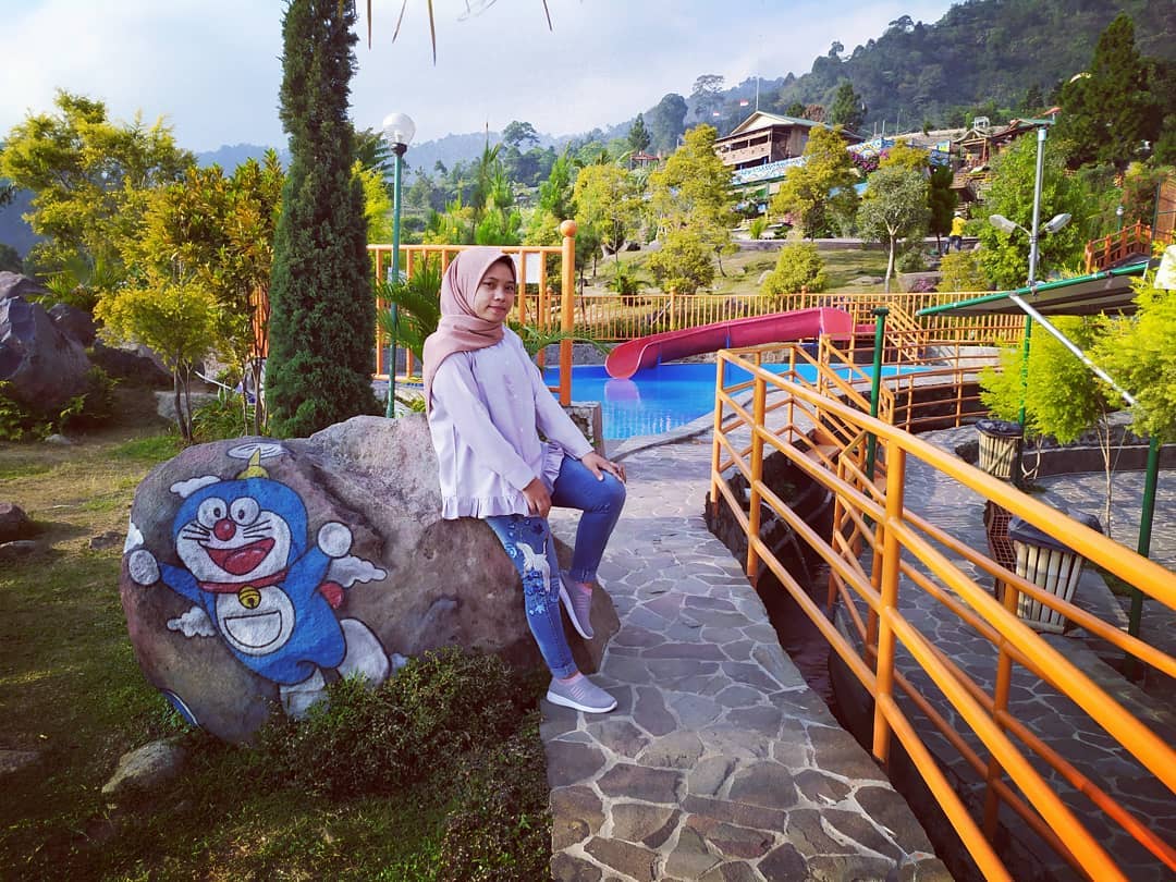 Villa Khayangan, Perpaduan Penginapan Diatas Bukit dan Spot Instagramable 1