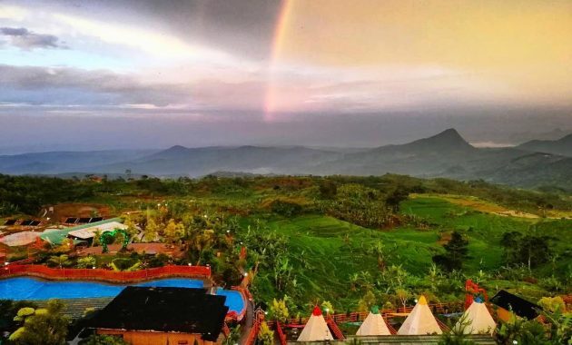 Villa Khayangan, Perpaduan Penginapan Diatas Bukit dan Spot Instagramable 3