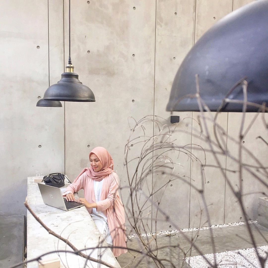 Ohana Cafe Semarang: Tempat Nongkrong Bergaya Industrialis, Intip Daftar Harga Menunya 5