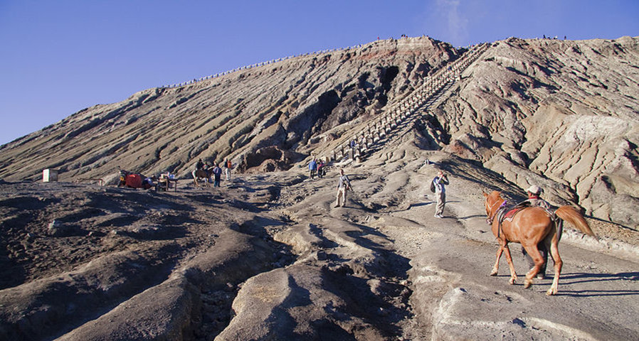 Keindahan Gunung Bromo 7