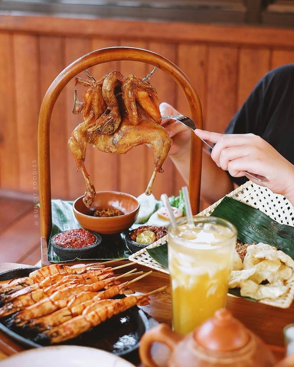 Bumi Sampireun Cikarang, Restoran Bernuansa Alam Sunda yang Familiable 1