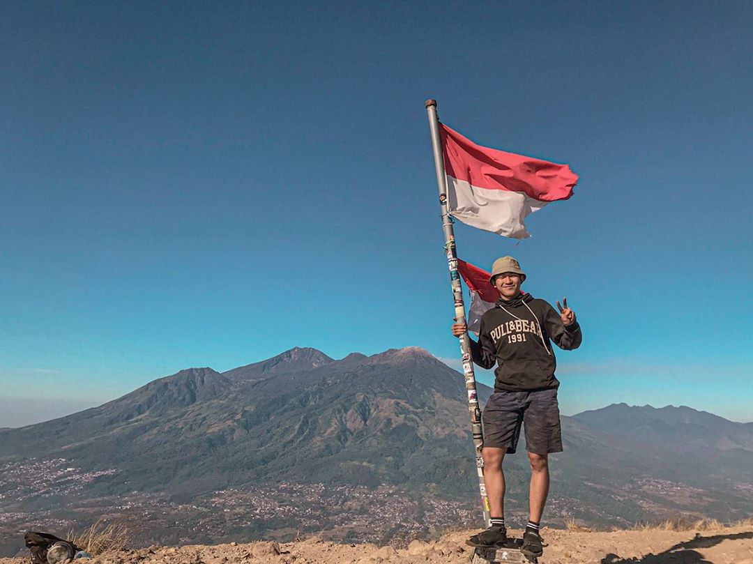 Gunung Penanggungan Spot Sunrise Terbaik di Mojokerto, Berikut Rute Pendakiannya 1 Gunung Penanggungan Spot Sunrise Terbaik di Mojokerto, Berikut Rute Pendakiannya 1