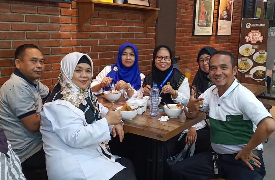 Pengen Ngebaso? Coba Deh Kunjungi Bakso Boedjangan Ciputat Ini Yuk! 9 Pengen Ngebaso? Coba Deh Kunjungi Bakso Boedjangan Ciputat Ini Yuk! 8