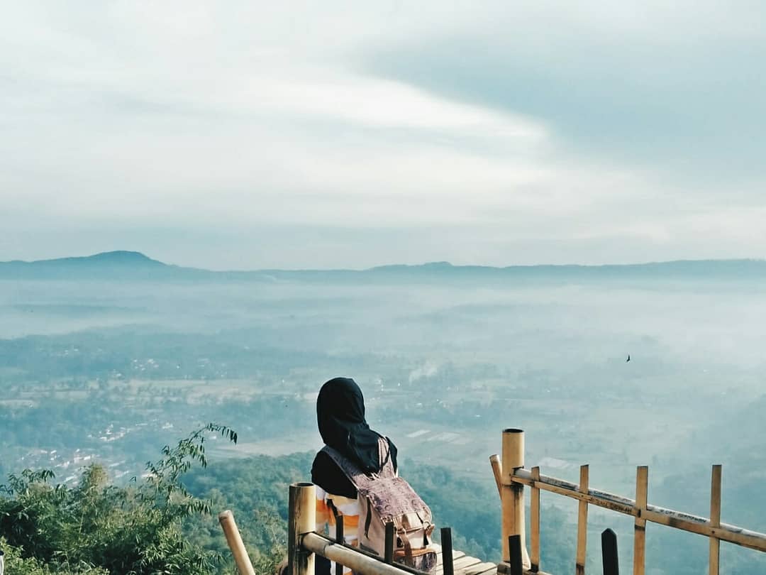 Bukit Pamoyanan, Panorama Eksotis di Subang Bak Negeri Diatas Awan 4