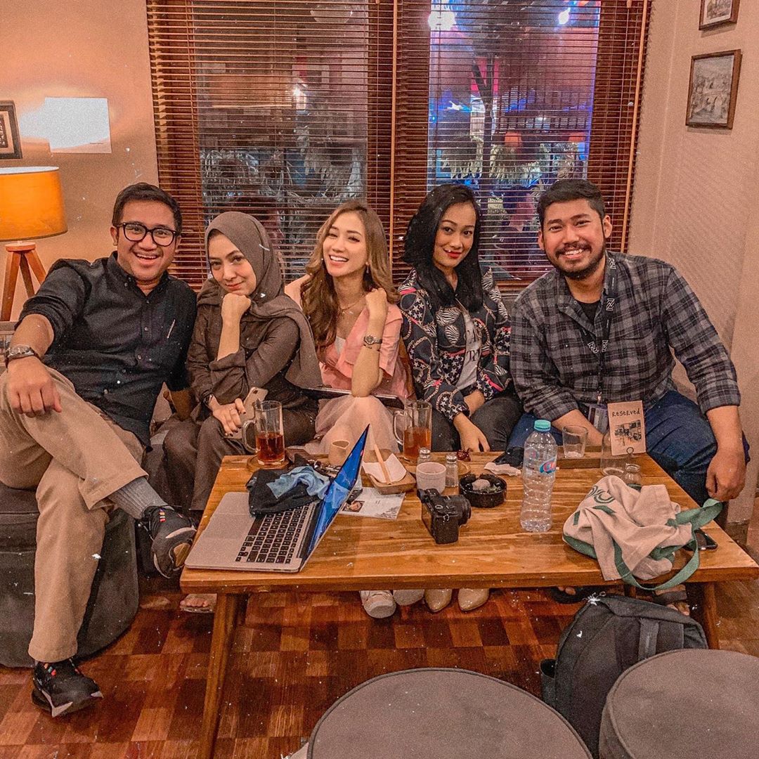 Pengen Ngebaso? Coba Deh Kunjungi Bakso Boedjangan Ciputat Ini Yuk! 10 Pengen Ngebaso? Coba Deh Kunjungi Bakso Boedjangan Ciputat Ini Yuk! 9