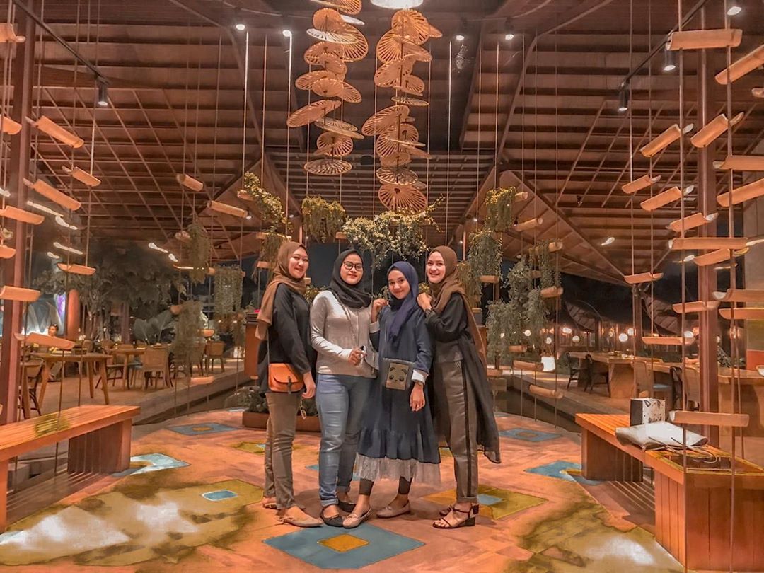 Bumi Sampireun Cikarang, Restoran Bernuansa Alam Sunda yang Familiable 9