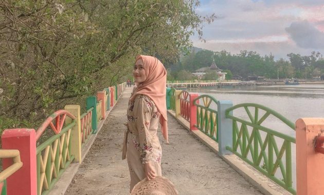 Berapa Harga Tiket Pantai Ayah? 7