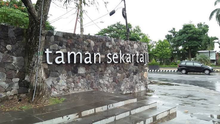 10 Daftar Pilihan Taman Cantik di Daerah Kediri Yang Bisa Menghilangkan Jenuh dan Stres 4 10 Daftar Pilihan Taman Cantik di Daerah Kediri Yang Bisa Menghilangkan Jenuh dan Stres 4