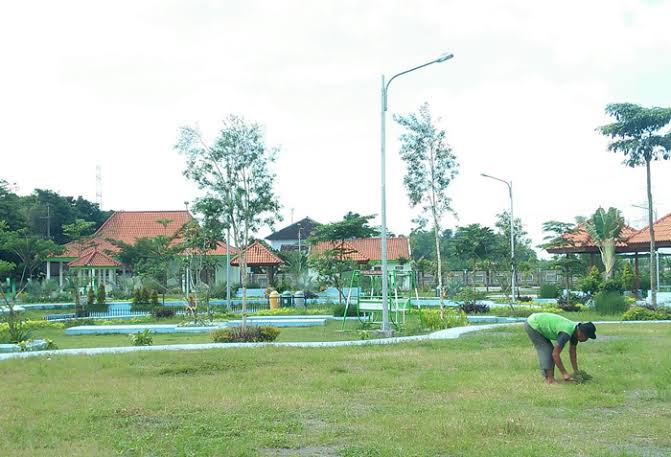 10 Daftar Pilihan Taman Cantik di Daerah Kediri Yang Bisa Menghilangkan Jenuh dan Stres 7 10 Daftar Pilihan Taman Cantik di Daerah Kediri Yang Bisa Menghilangkan Jenuh dan Stres 7