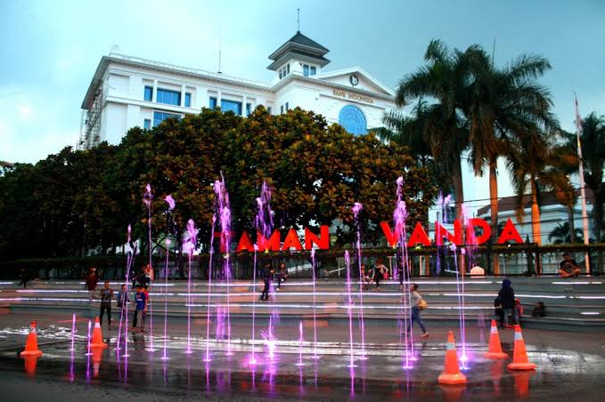 10 Rekomendasi Taman di Daerah Bandung Yang Sangat Indah dan Asri Ini Lagi Nge-Hits 1