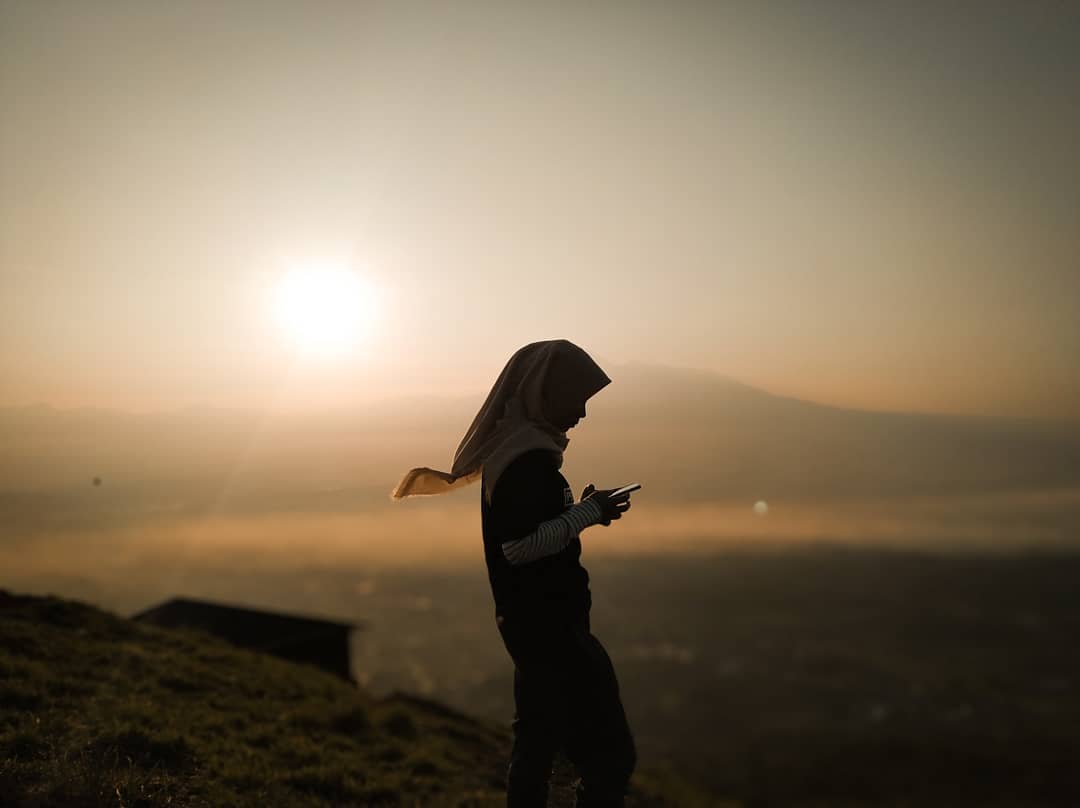 Indahnya View di Bukit Alesano, Pas Buat Camping dan Sunset Time 10 Indahnya View di Bukit Alesano, Pas Buat Camping dan Sunset Time 10