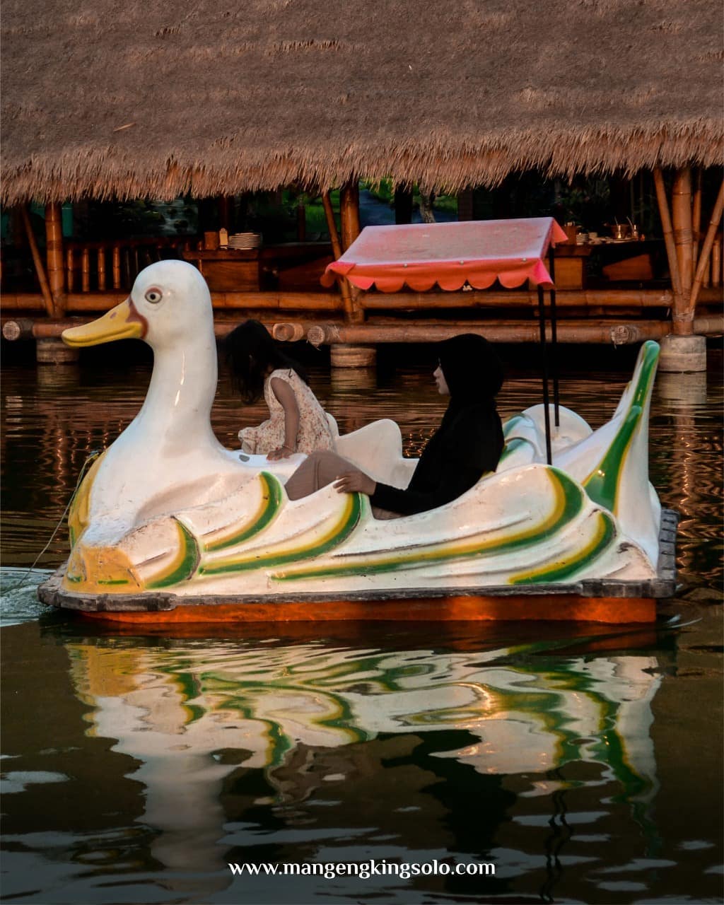 Mang Engking Solo, Hidangan Lezat Dengan Suasana Pedesaan 6 Mang Engking Solo, Hidangan Lezat Dengan Suasana Pedesaan 6