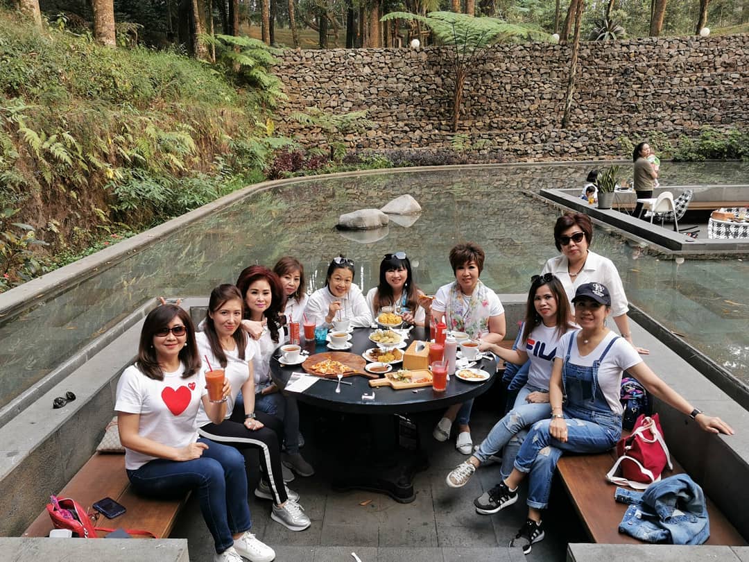 The Lake House Pesona Alam Sedayu, Restoran Instagramable di Bogor 6