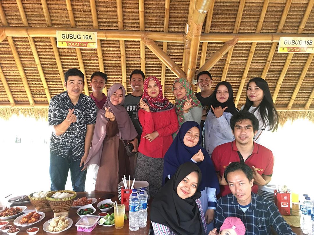 Mang Engking Cikarang, Dari Udang Gurame Cumi Hingga Kepiting 9 Mang Engking Cikarang, Dari Udang Gurame Cumi Hingga Kepiting 8