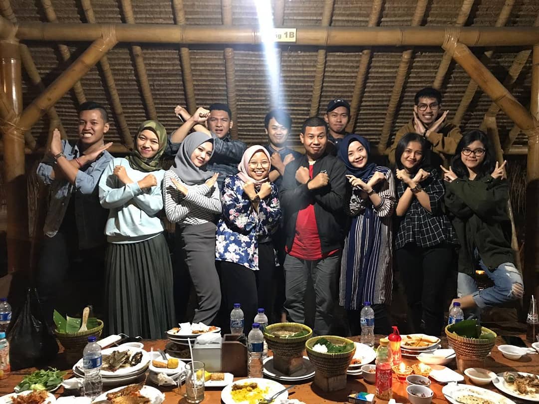 Mang Engking Lembang, Restoran Dengan Suasana Sejuk 8 Mang Engking Lembang, Restoran Dengan Suasana Sejuk 7