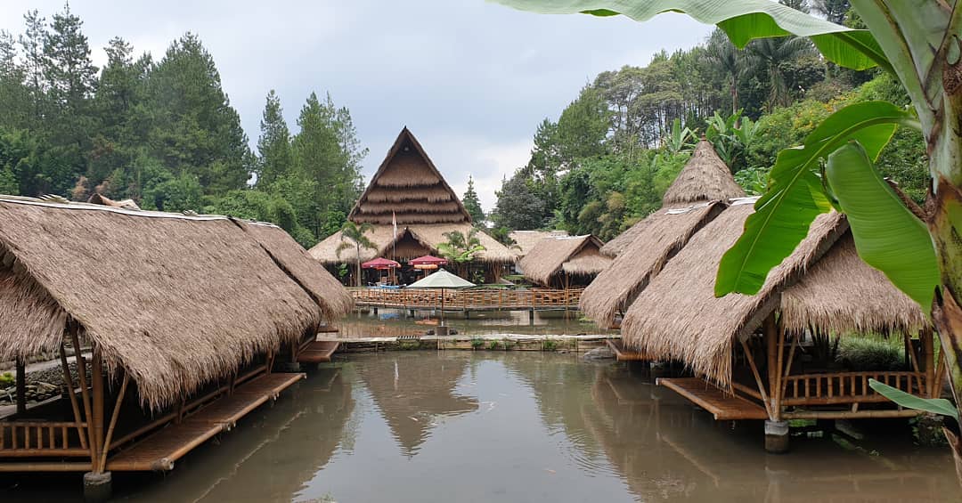 Mang Engking Lembang, Restoran Dengan Suasana Sejuk 4 Mang Engking Lembang, Restoran Dengan Suasana Sejuk 3