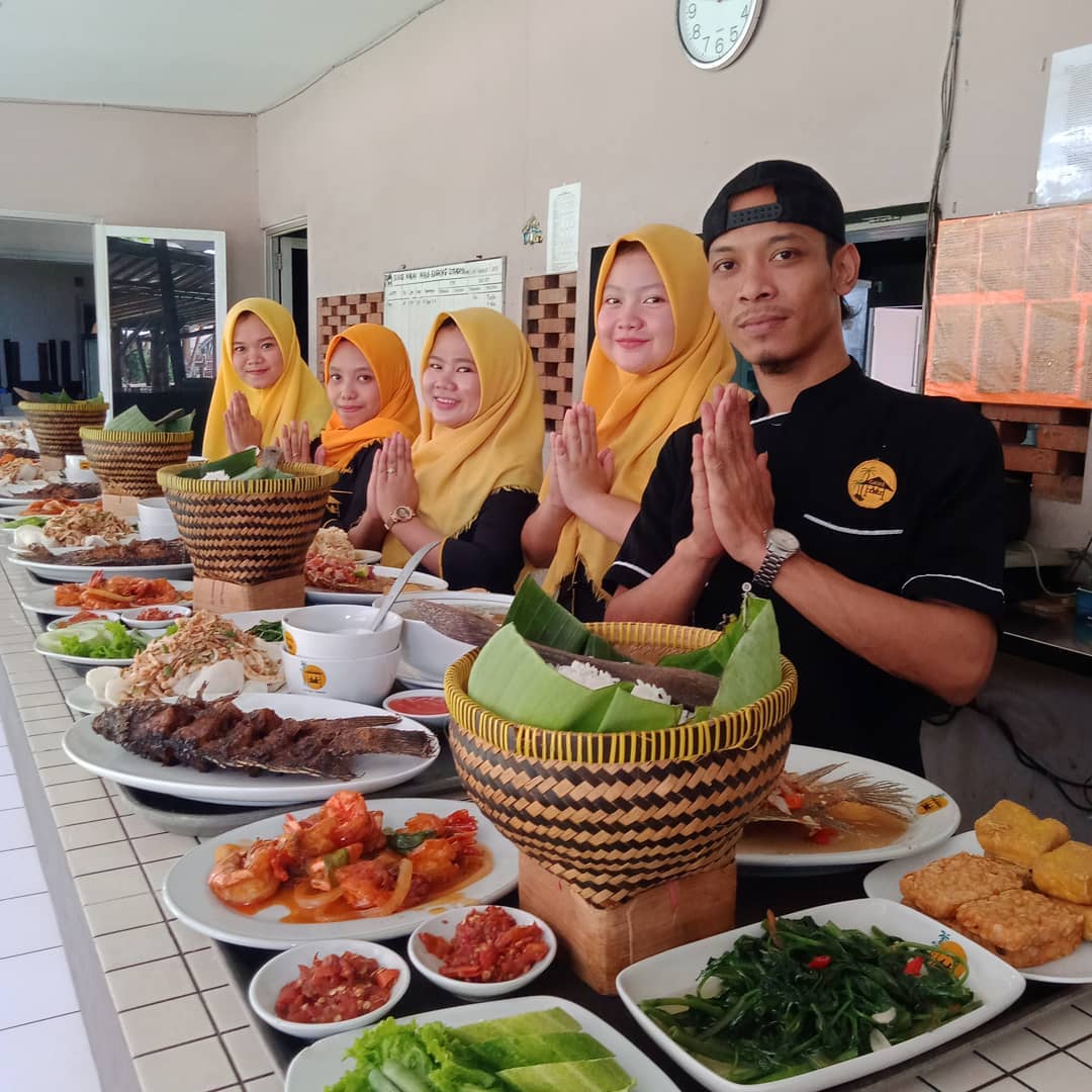 Mang Engking Citra Raya, Restoran Paling Familiable 2 Mang Engking Citra Raya, Restoran Paling Familiable 1