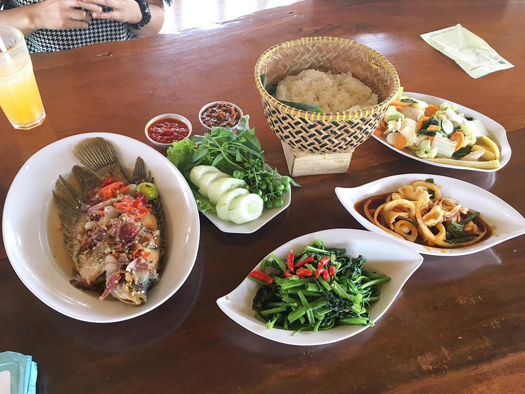 Mang Engking Cikarang, Dari Udang Gurame Cumi Hingga Kepiting 3 Mang Engking Cikarang, Dari Udang Gurame Cumi Hingga Kepiting 2