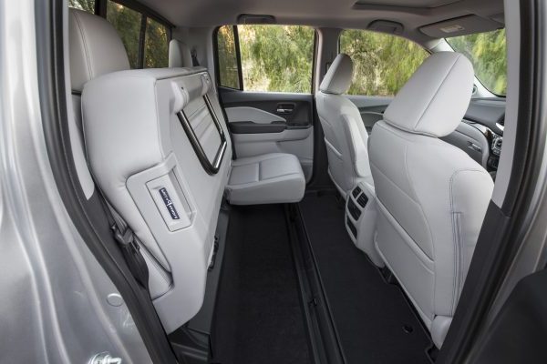 Travel bukittinggi padang antar jemput ongkos 2025 erte ke bandara nomor telepon dari kota sumatera barat tarif sidempuan awr harga no armada alamat jadwal pt.Armada oke hp bukit tinggi