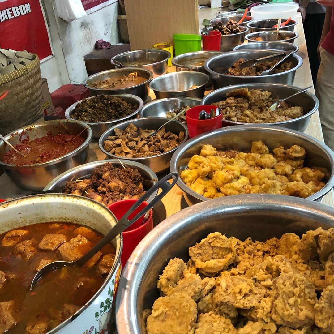 Kulineran di Cirebon, Jangan Lupa Mampir ke Nasi Jamblang Mang Dul Ini Menunya 10