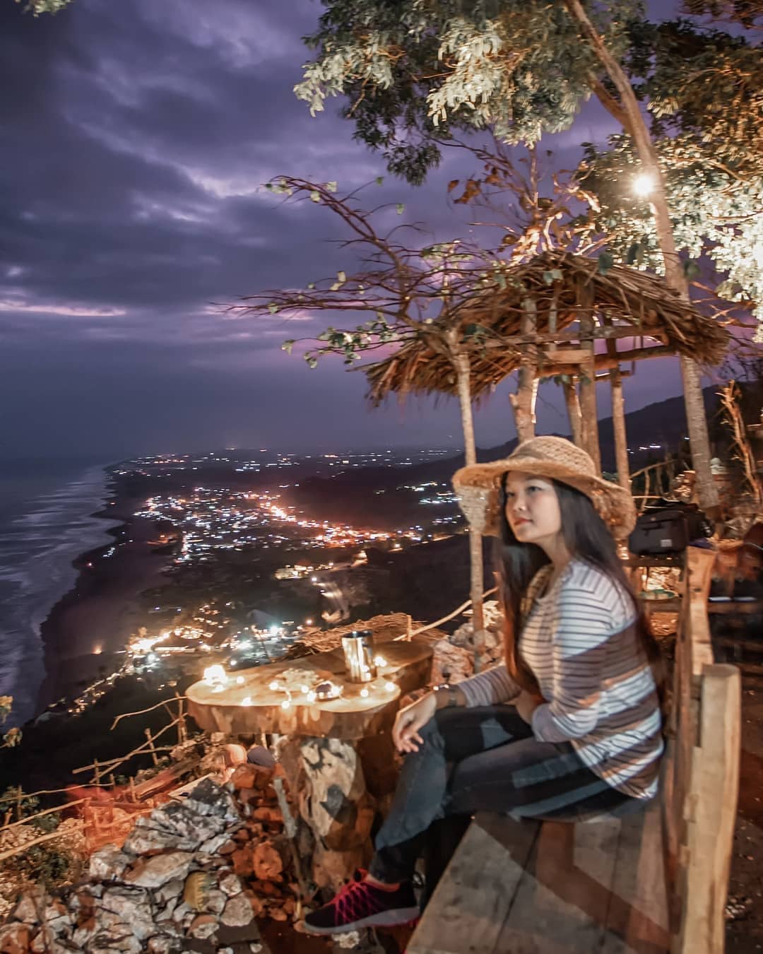 Beberapa Potret Cantiknya Shoka Bukit Senja, Spot Kece Untuk Sunset Time di Gunungkidul Yogyakarta 2 Beberapa Potret Cantiknya Shoka Bukit Senja, Spot Kece Untuk Sunset Time di Gunungkidul Yogyakarta 2