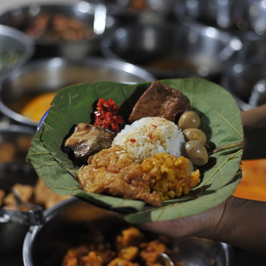 Kulineran di Cirebon, Jangan Lupa Mampir ke Nasi Jamblang Mang Dul Ini Menunya 8