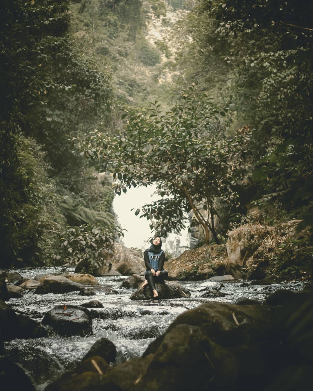 Bak Seperti Kepingan Surga, Ini Dia Potret Coban Cinde Malang 5