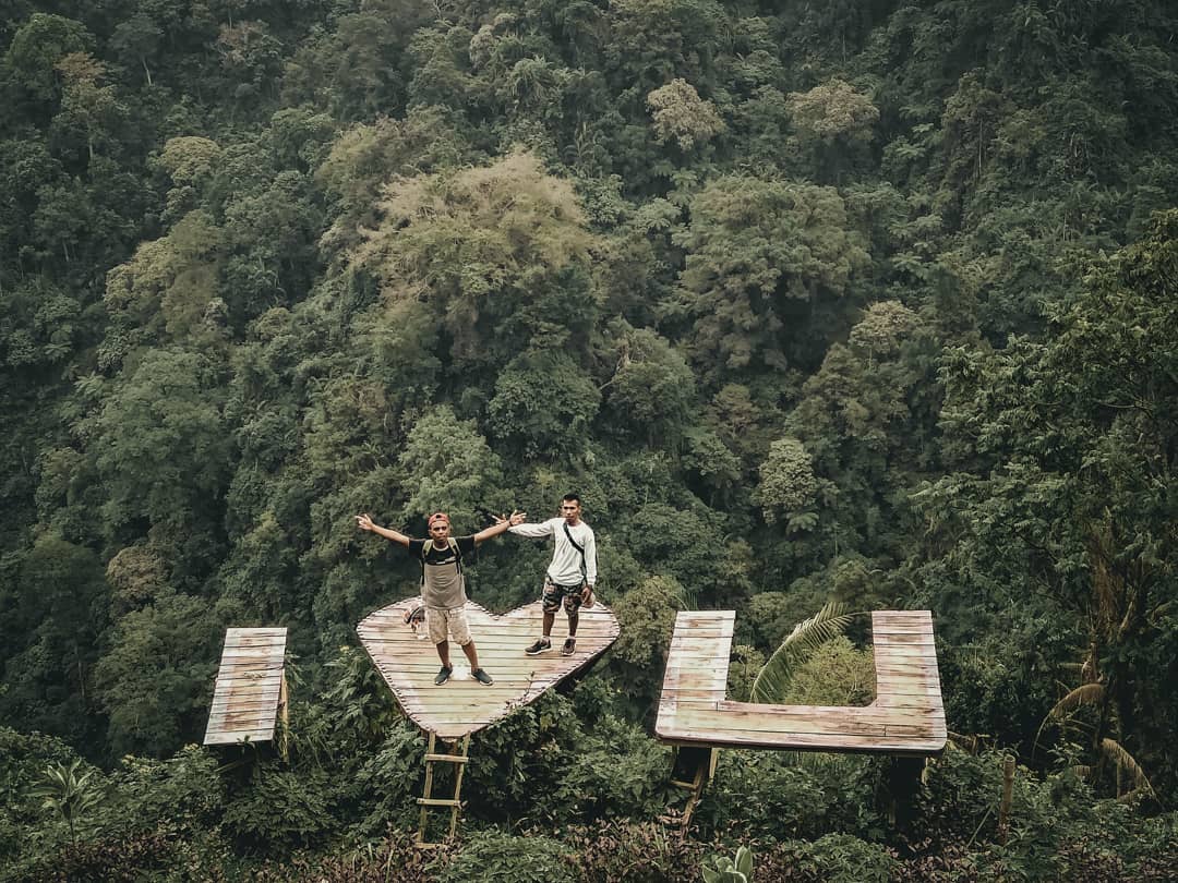 Bak Seperti Kepingan Surga, Ini Dia Potret Coban Cinde Malang 7