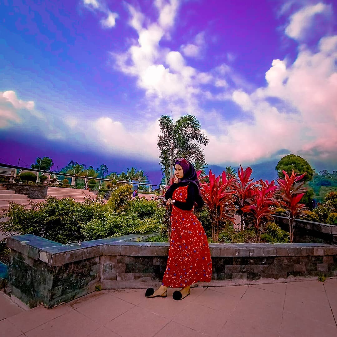 Pesona Danau Maninjau Agam, Sisi Keindahan Lain Dari Ranah Minang 10 Pesona Danau Maninjau Agam, Sisi Keindahan Lain Dari Ranah Minang 10